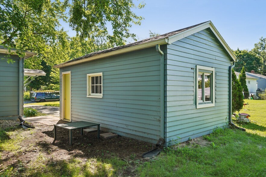 Building Photo - 1118 Lorraine Dr