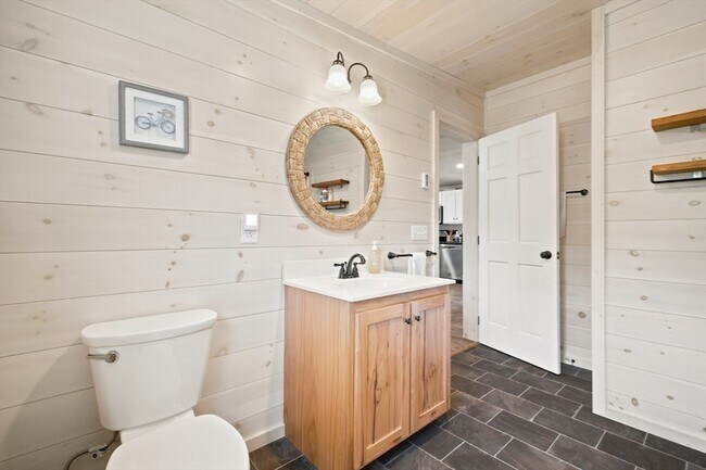 Building Photo - 74 Blackmore Pond Cir