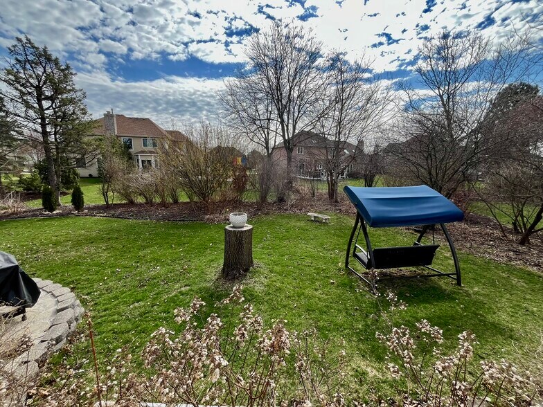 Building Photo - 4311 Camelot Cir