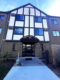 Building Photo - 59 Highland Glen Dr