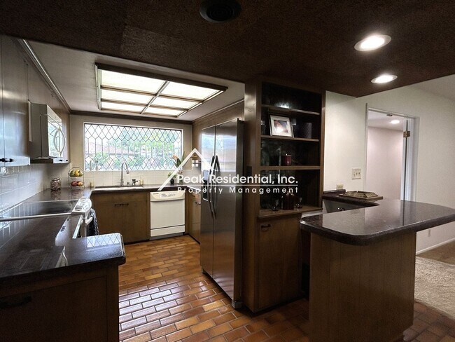 Building Photo - Charming 3 bedroom 2 bathroom House!