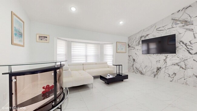 Building Photo - 13947 Geranium Pl