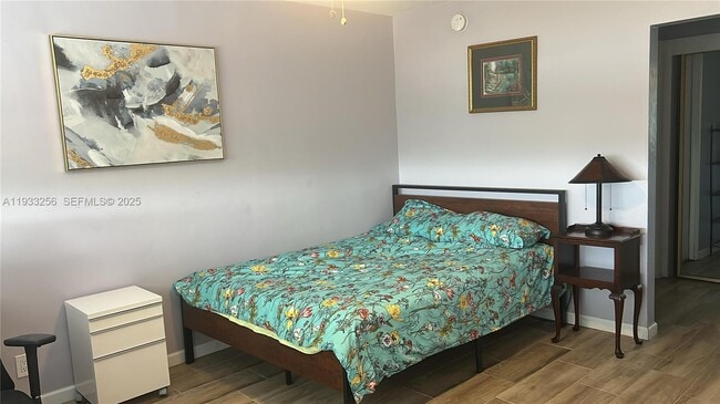 Building Photo - 215 SE 3rd Ave