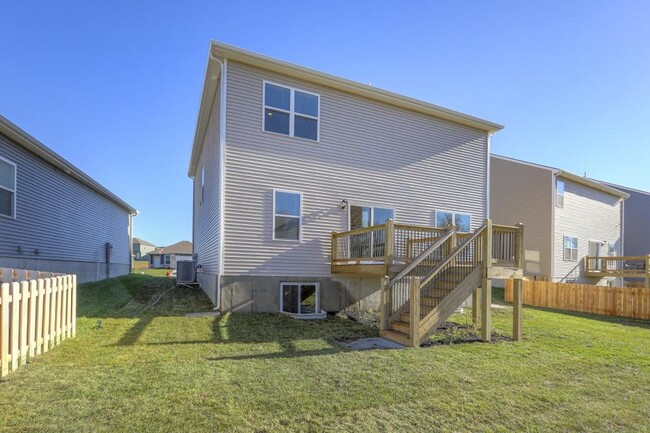 Building Photo - 1611 Maci St