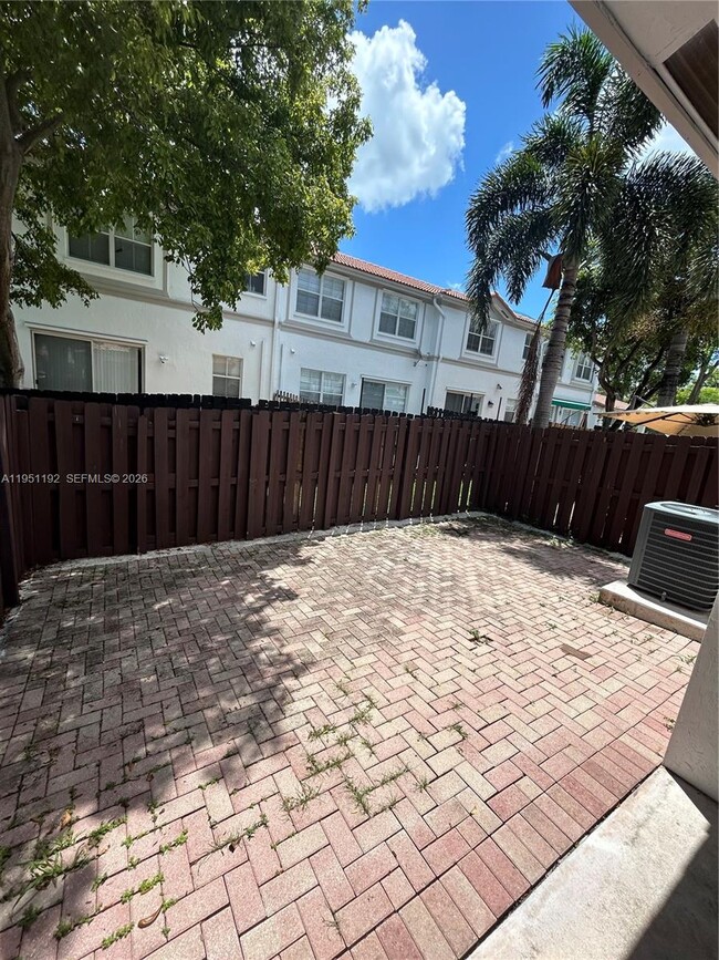 Building Photo - 7839 NW 110th Ave