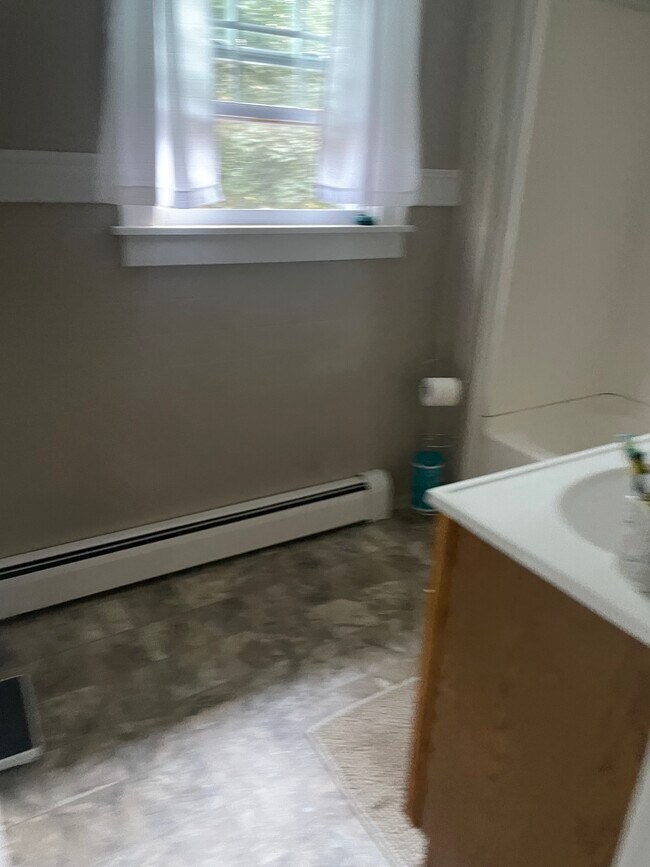 Building Photo - 90 Lake Ave