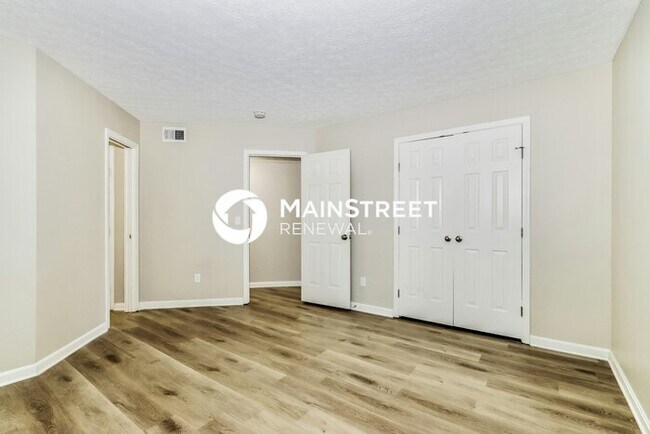 Building Photo - 3 Bedroom Pet-Friendly Home in LOUISVILLE,...