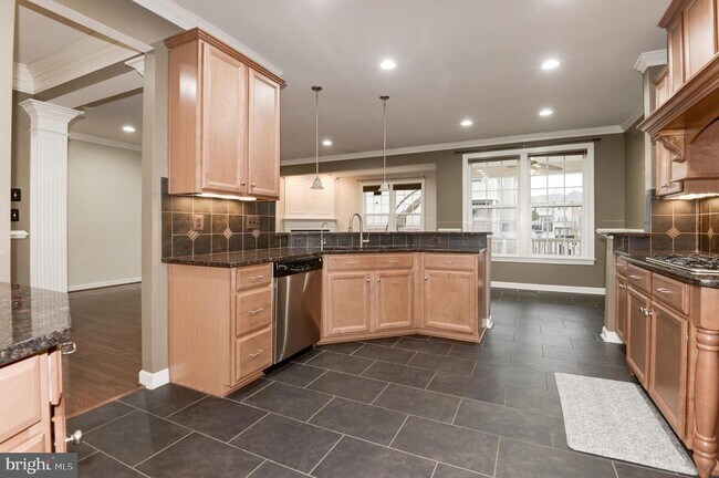 Building Photo - 24951 Avonlea Dr