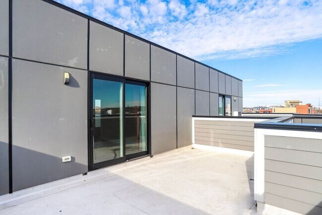 Building Photo - 2812 Georgia Ave NW