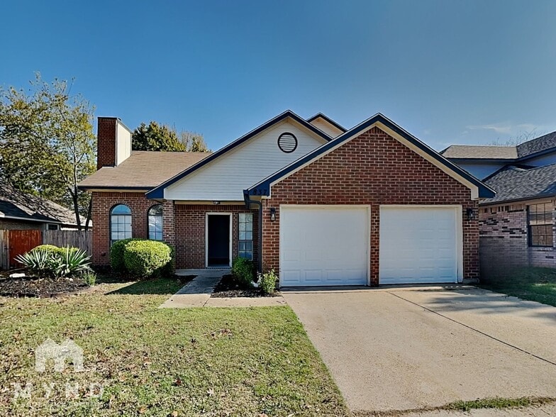 Primary Photo - 837 Collins Blvd