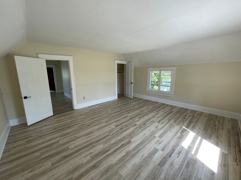 Master Bedroom - 661 N Washington St