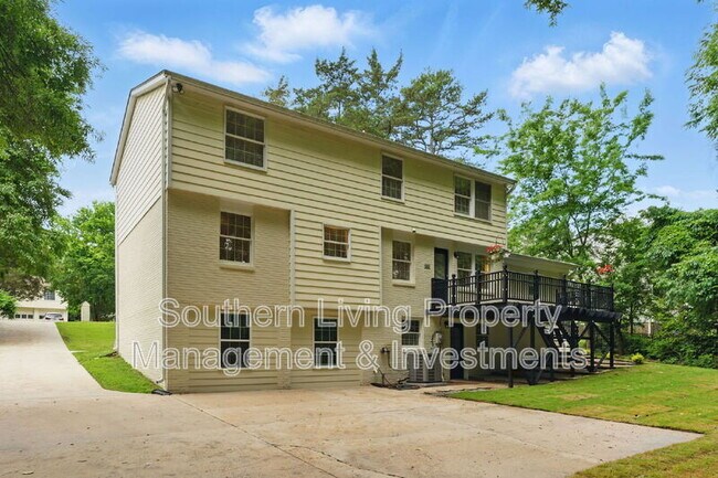 Building Photo - 7016 Wannamaker Ln