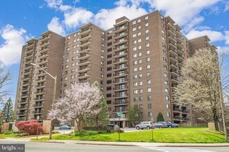 Building Photo - 200 N Pickett St