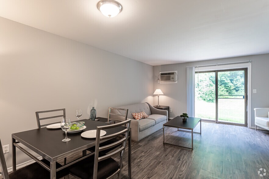 Dining Area - 100 Memorial Drive