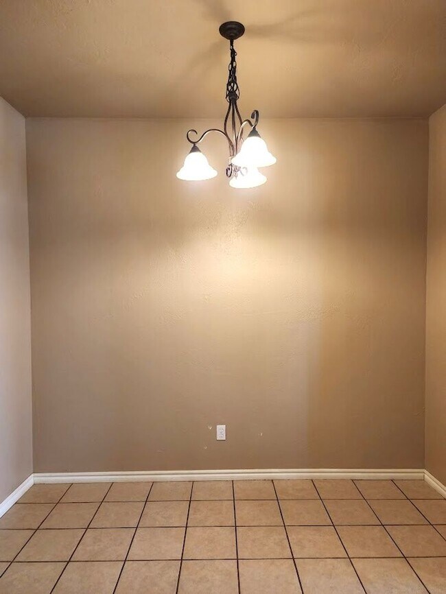 Building Photo - 13707 Oxford Dr