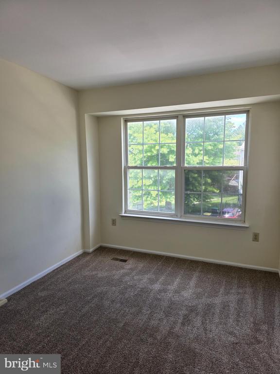 Building Photo - 13 Farland Way