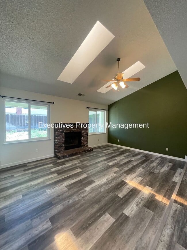 Building Photo - 3440 Nonpareil Dr