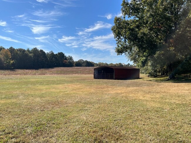 Building Photo - Available Now: 3/2 in Woodruff!