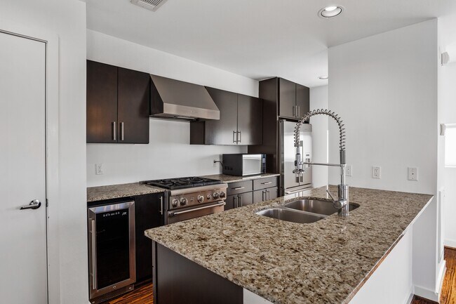 Building Photo - 2936 Commerce St