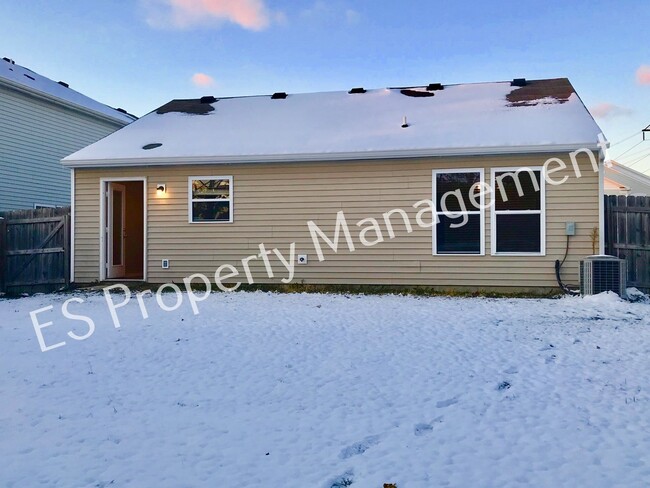 Building Photo - Beautiful 3 Bedroom 2 Bathroom Ranch Style Home in Lawrence!