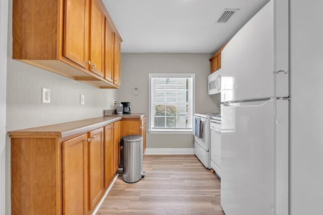 Building Photo - 908 Buena Vista Dr