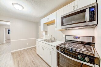 Building Photo - 52 Ruth St