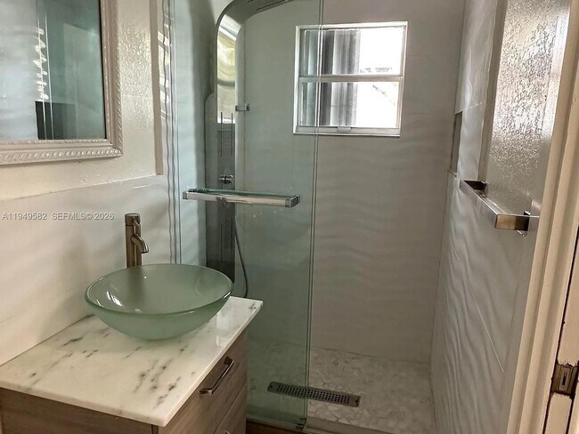 Building Photo - 5737 SW 6th St