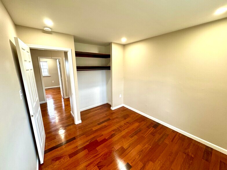 Building Photo - 540 Valleywood Rd