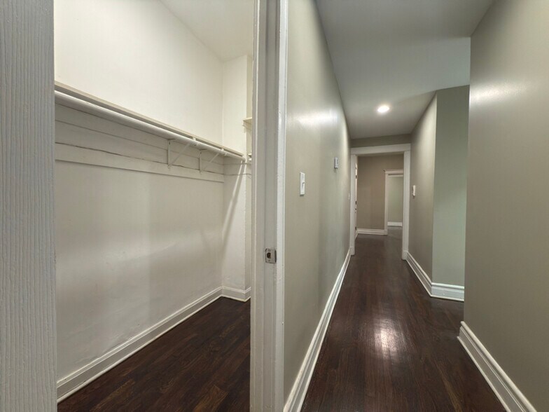 Building Photo - 4617 S Calumet Ave