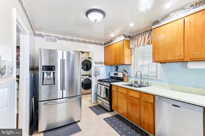 Building Photo - 9959 Ferndale St