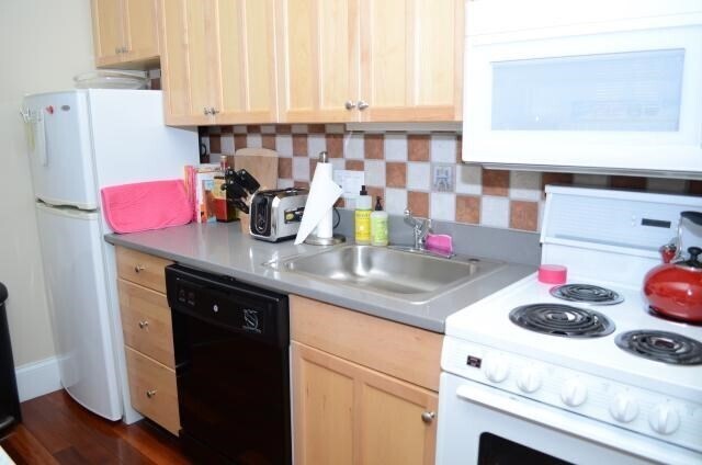 Building Photo - 53 Hancock St