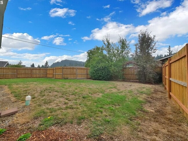 Building Photo - 2-Bedroom 1-Bathroom home in Springfield