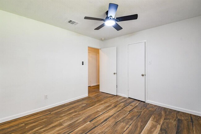 Building Photo - 25003 Spring Creek Dr
