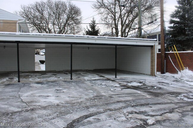 Building Photo - 150 Bird Ave