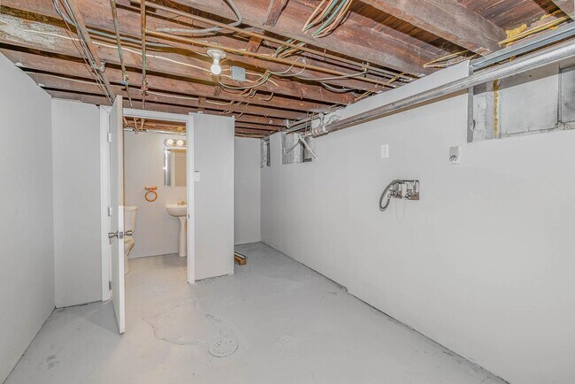 Building Photo - 3 Bedroom 1 Bathroom home in Harrisburg, PA