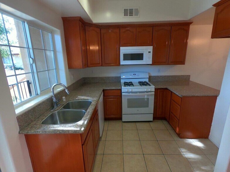 Building Photo - 8735 Cedros Ave