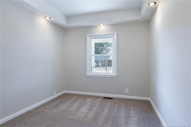 Building Photo - 708 N Cedar St