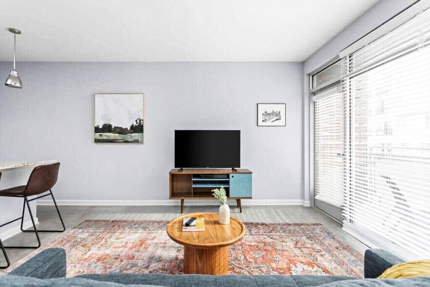 Building Photo - 421 E Market St