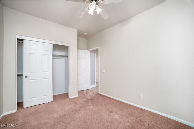 Building Photo - 1989 Songbird Ct