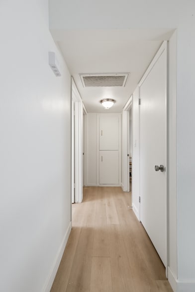 Building Photo - 4235 N 13th Pl