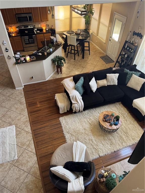 Building Photo - 40 San Angelo St