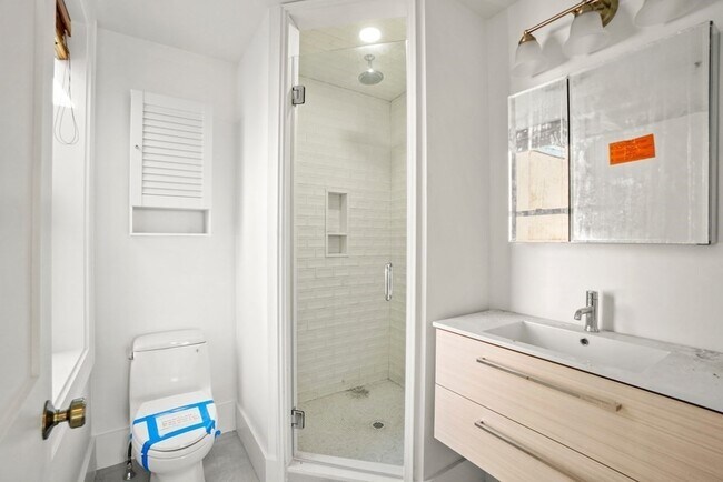 Building Photo - 37 Fleet St