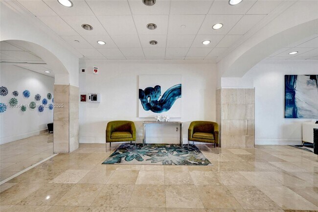 Building Photo - 209 N Fort Lauderdale Beach Blvd