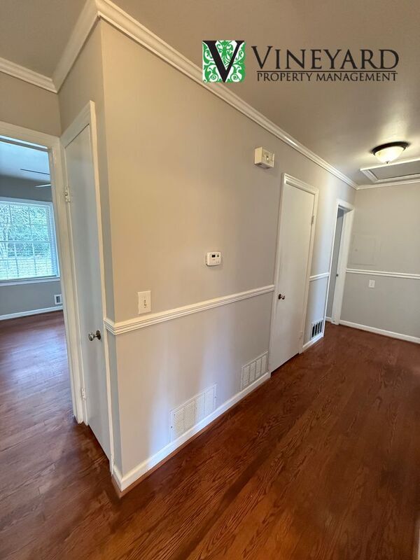 Building Photo - 415 Arnold Ave