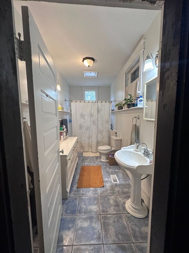 Building Photo - Sylvan Heights Victorian