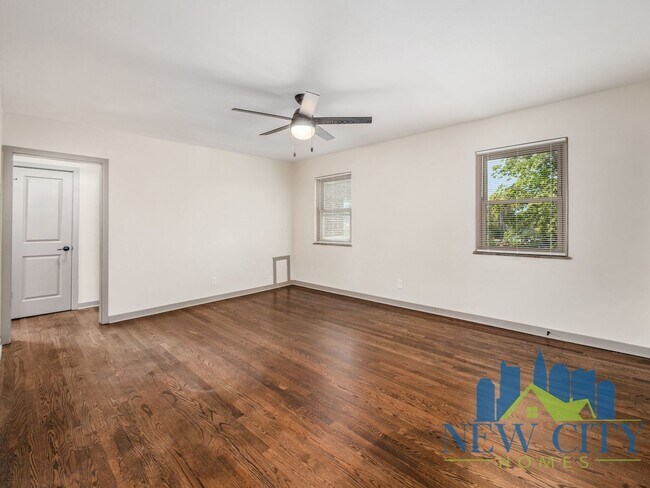 Building Photo - Newly Renovated Apartment Building