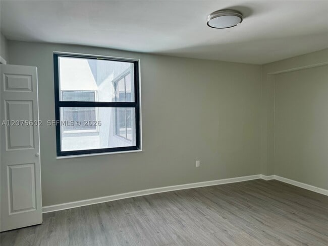 Building Photo - 3702 NE 171 St