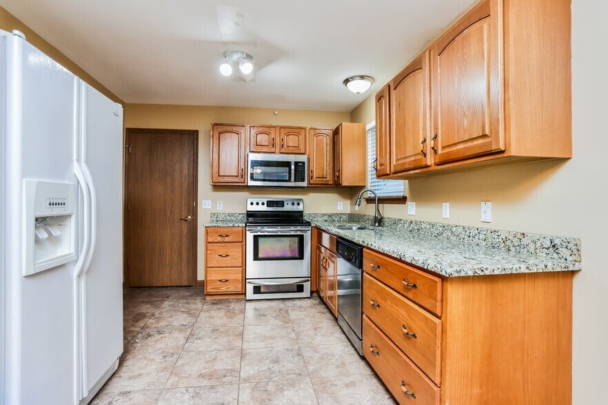 Building Photo - 114 Gran Vista Dr