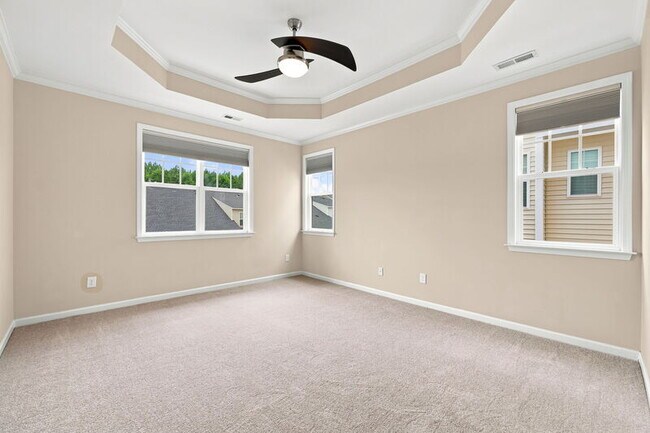 Building Photo - 7215 Ladbrooke St