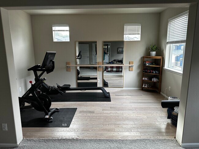 Building Photo - 12701 192nd Pl E